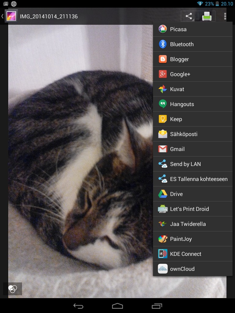 galleryimage:Android-sovellusten Jaa-valikkoon tulee KDE Connect-vaihtoehto, jolla tiedostoja ja selainlinkkejä voi jakaa toisillelaitteille.